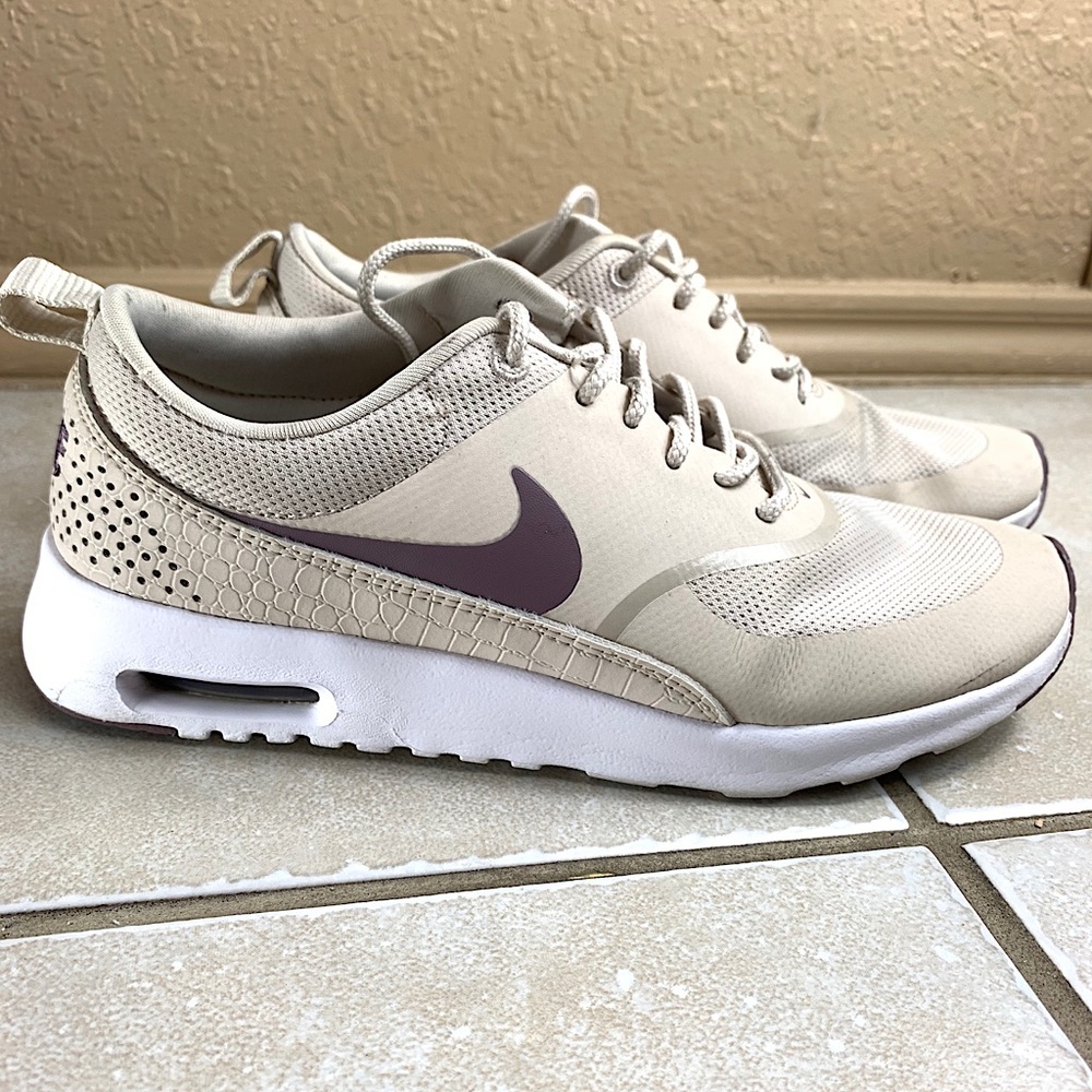 Nude Nike Thea🪐